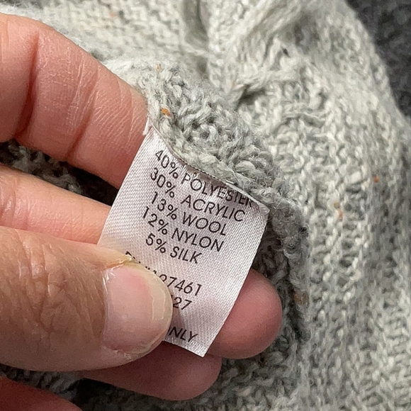 Wildfox Distressed Knit Sweater XS Gray Long Sleeve - Picture 5 of 5